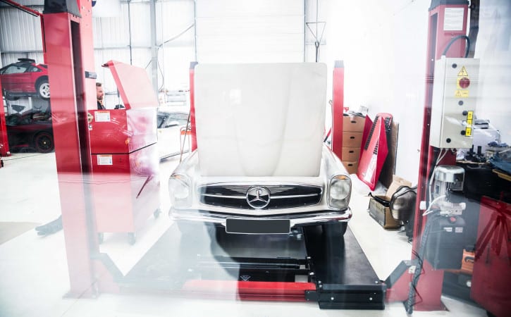 Classic-Mercedes-GVE-London-SUPERCAR-CAR-BODY-REPAIR-WEST-LONDON