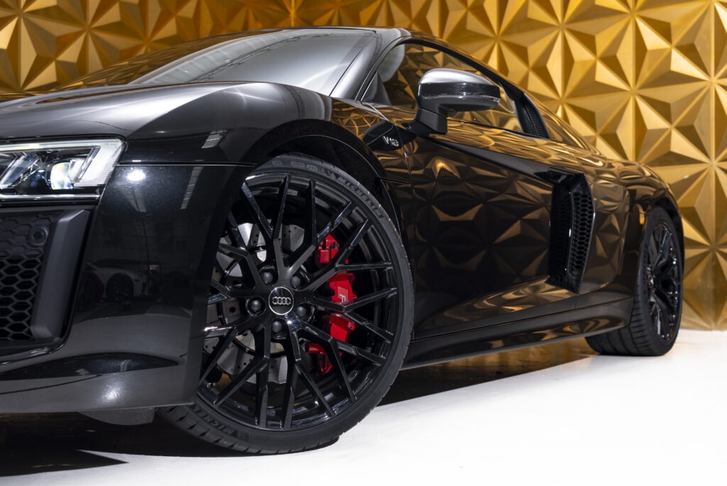 7 Different Ways to Customise your Nissan GTR