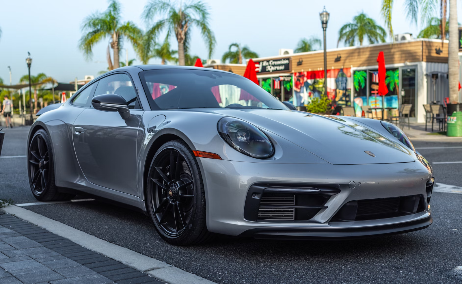 Things to Consider When Putting Your Porsche 911 on Sale Or Return