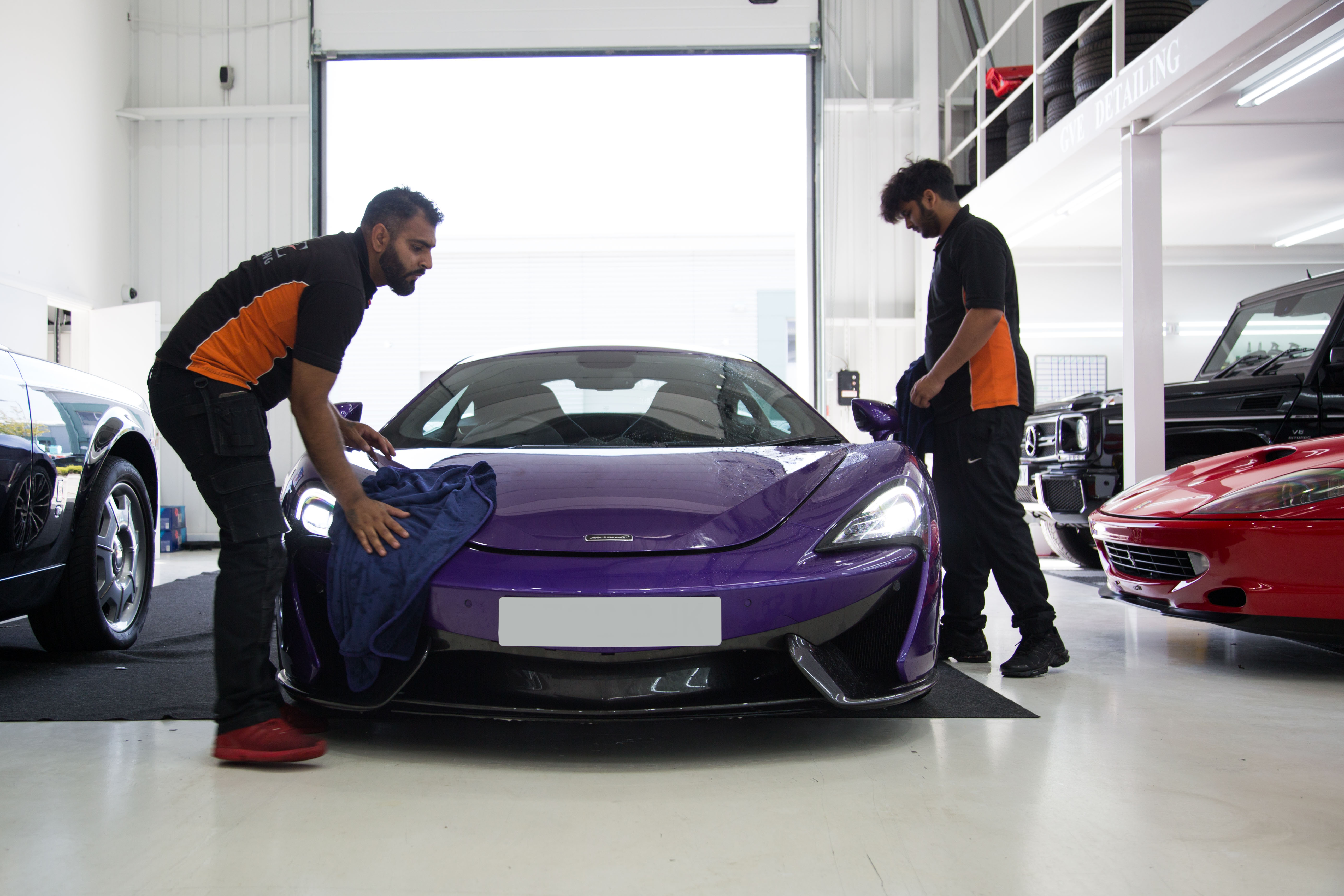 Where to Service Your McLaren: Independent Specialist or Dealer?