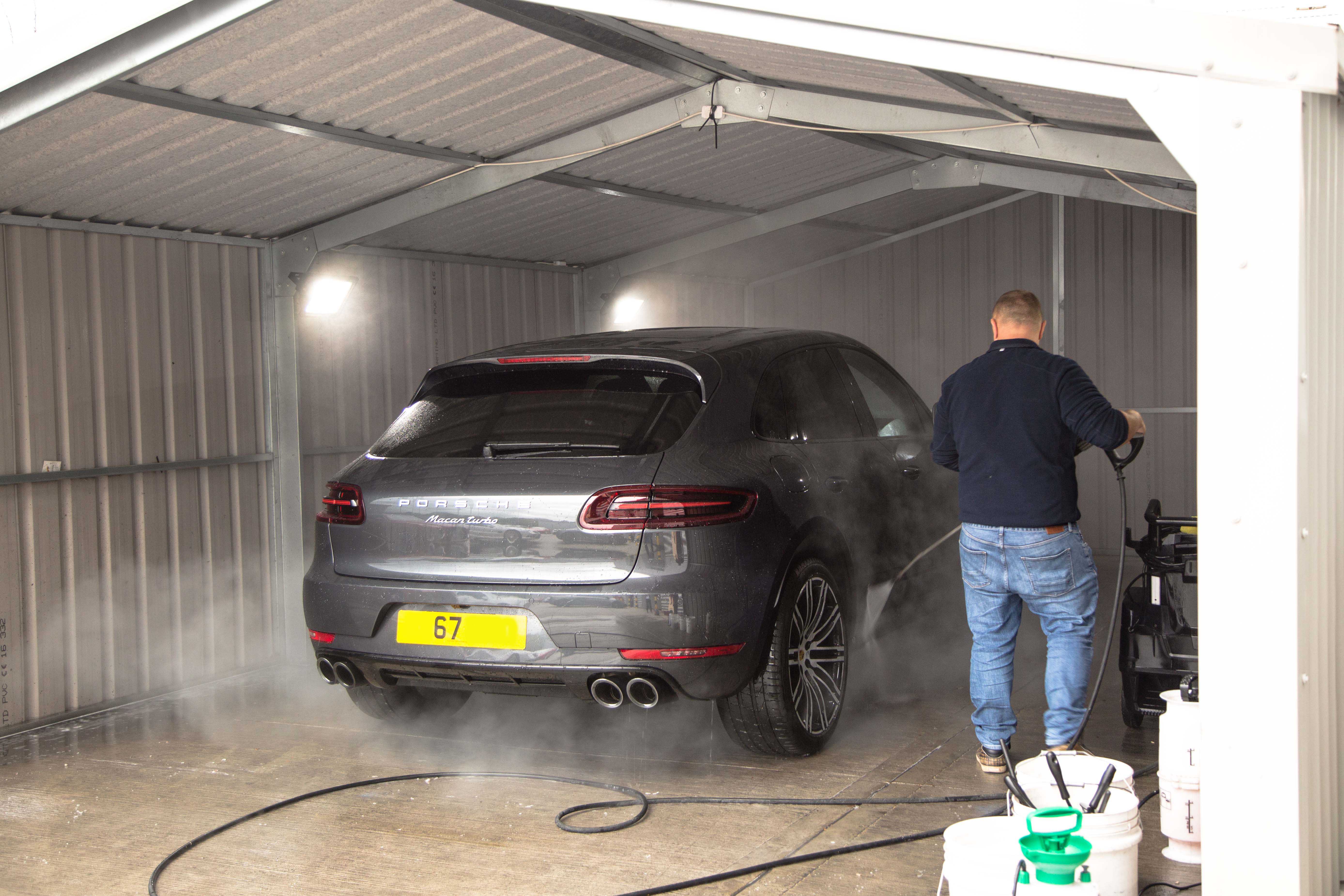 Dealership Servicing or Independent Garage? 