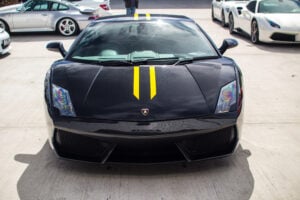 Car Sourcing vs. Traditional Dealerships: What’s Right for You?