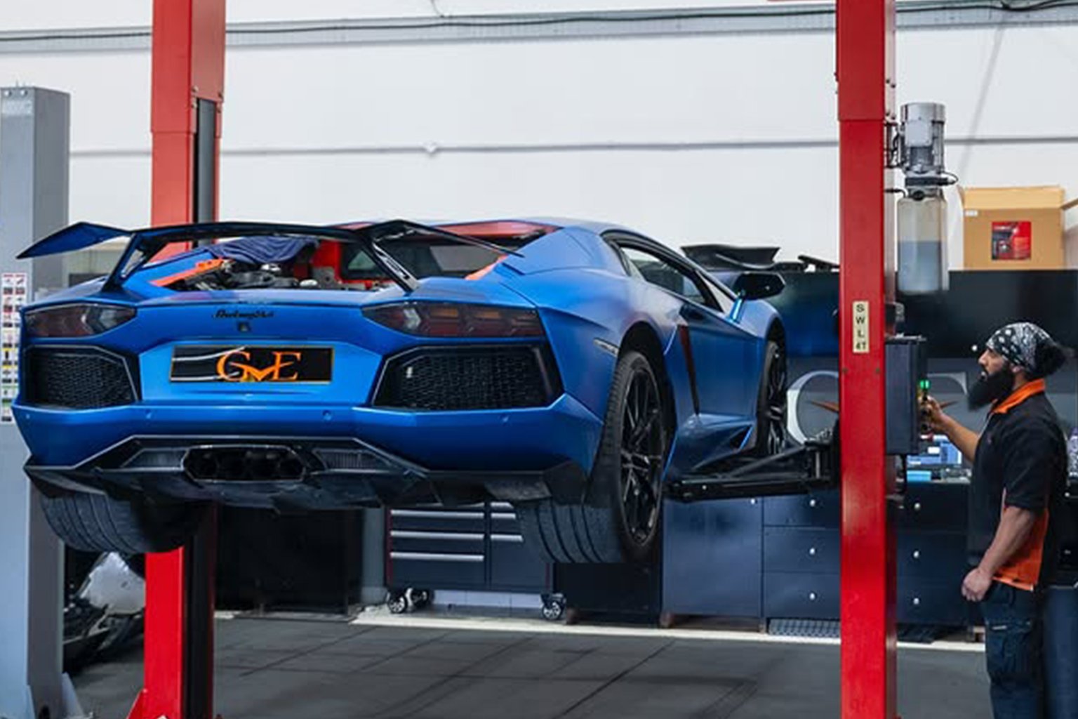 Lamborghini Aventador Servicing