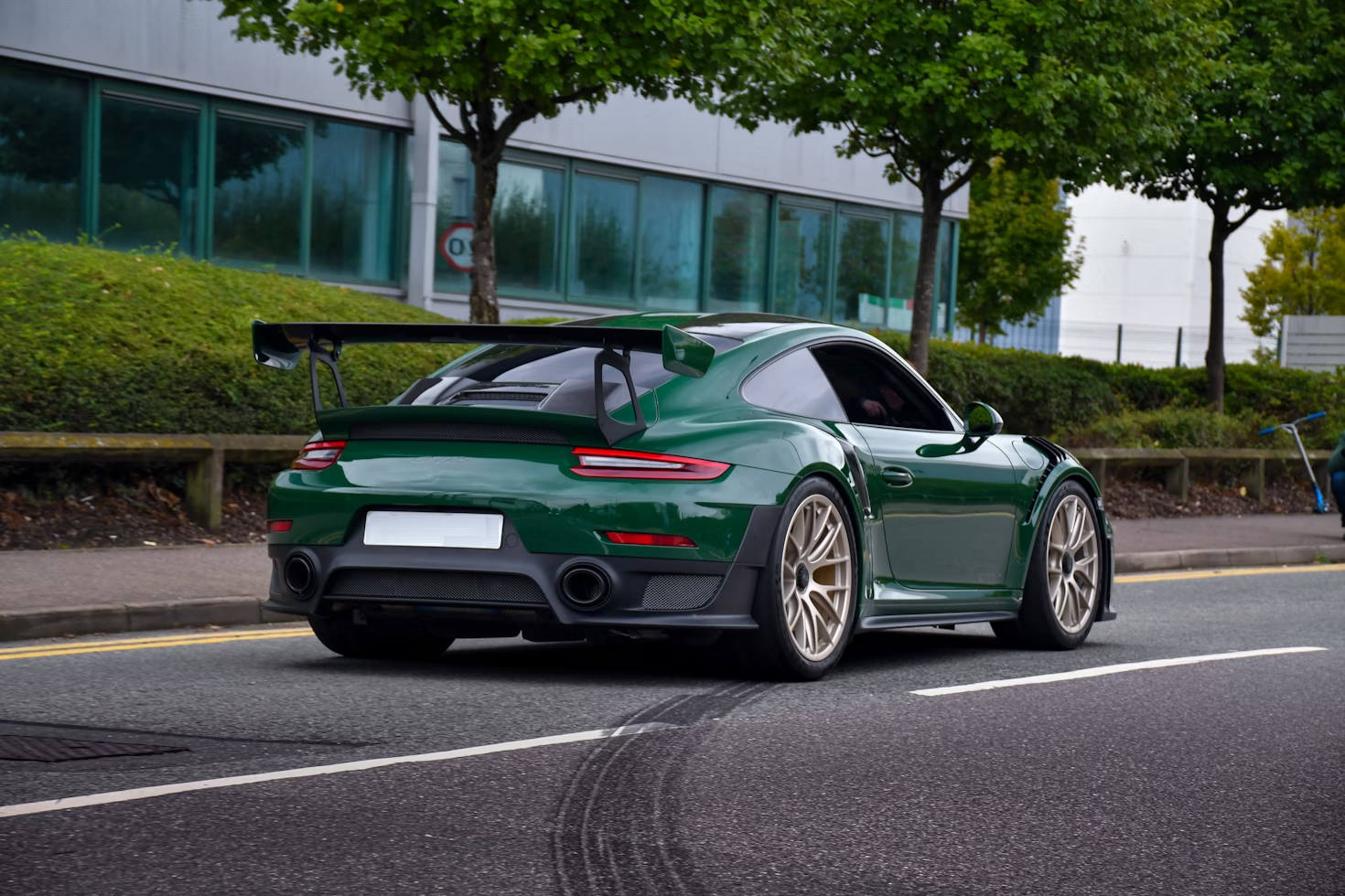 What to Expect from a Premium Car Sourcing Experience