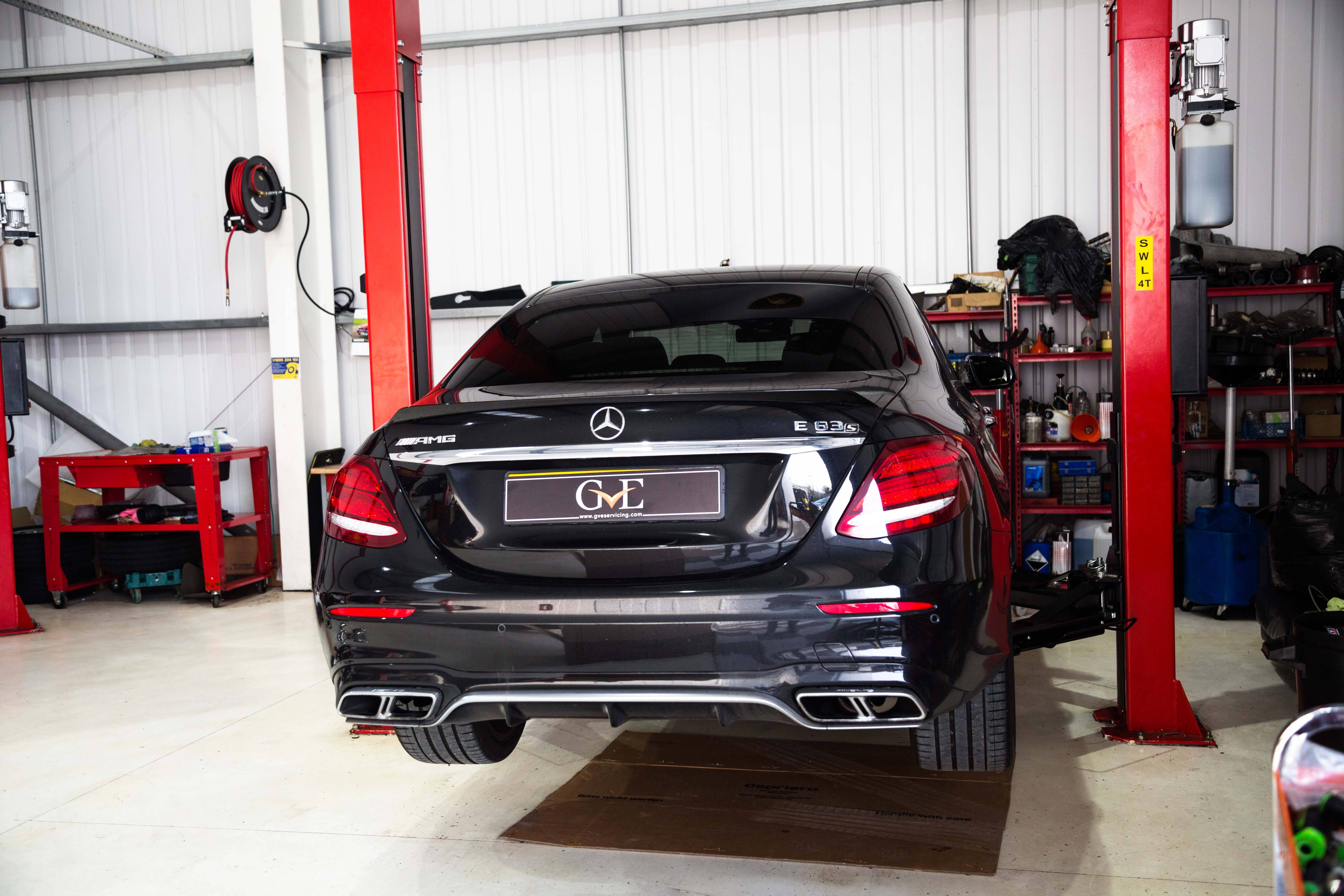 What Makes A Good Garage For Oil Changes