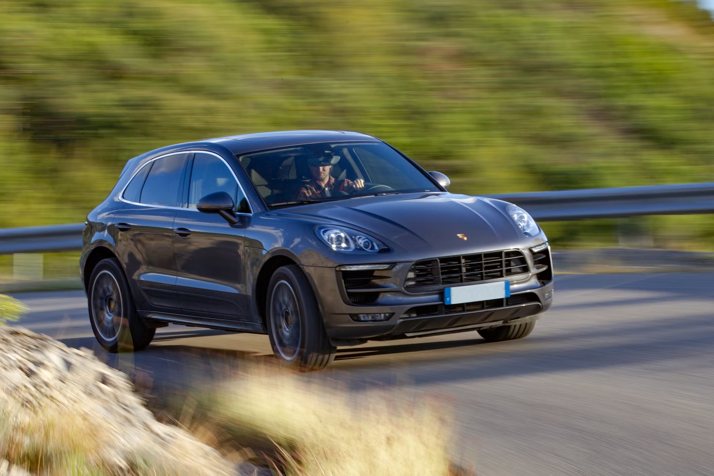 Top 10 Signs Your Porsche Macan Needs Immediate Servicing