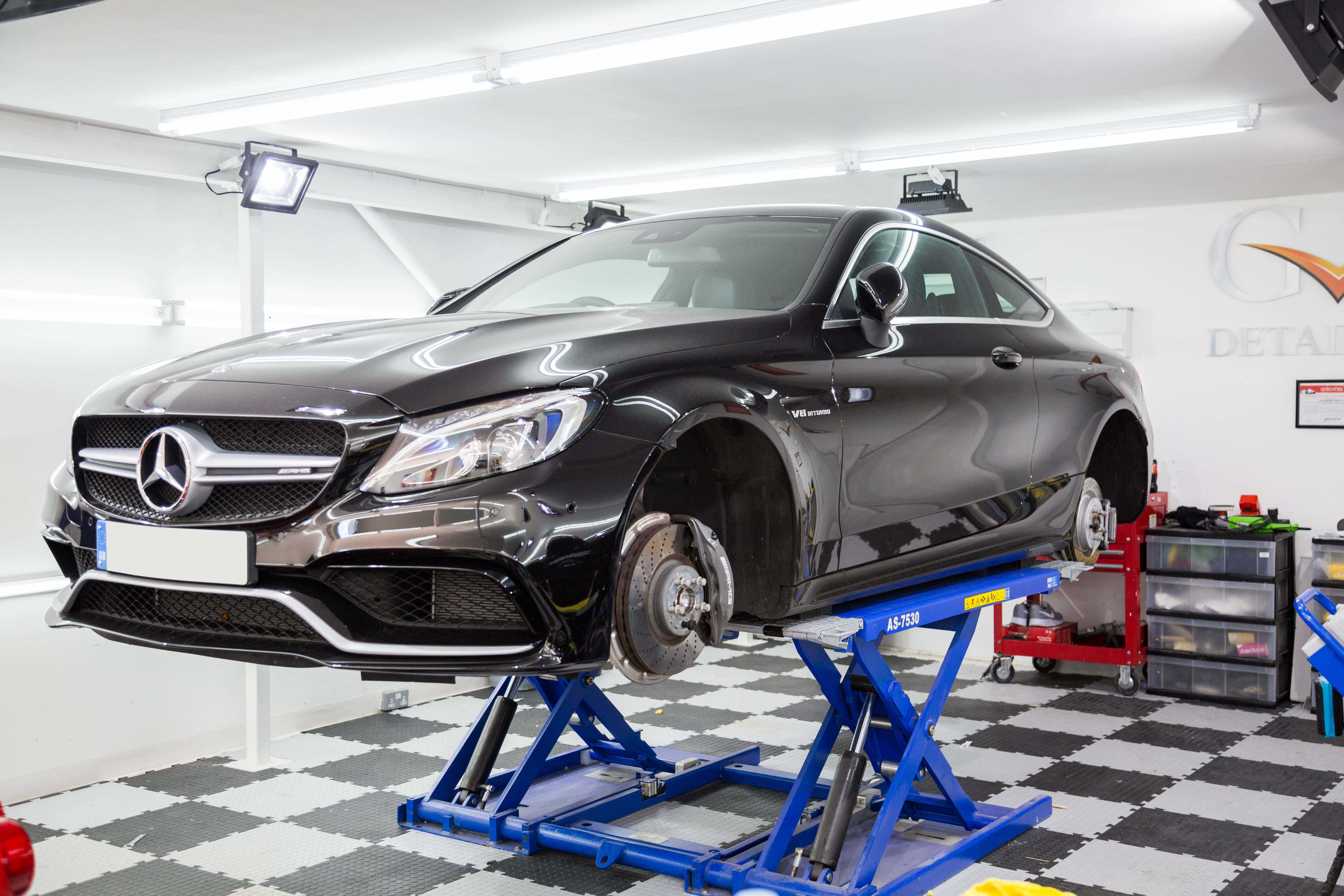 Where to Service Your Mercedes: Independent Specialist or Dealer?